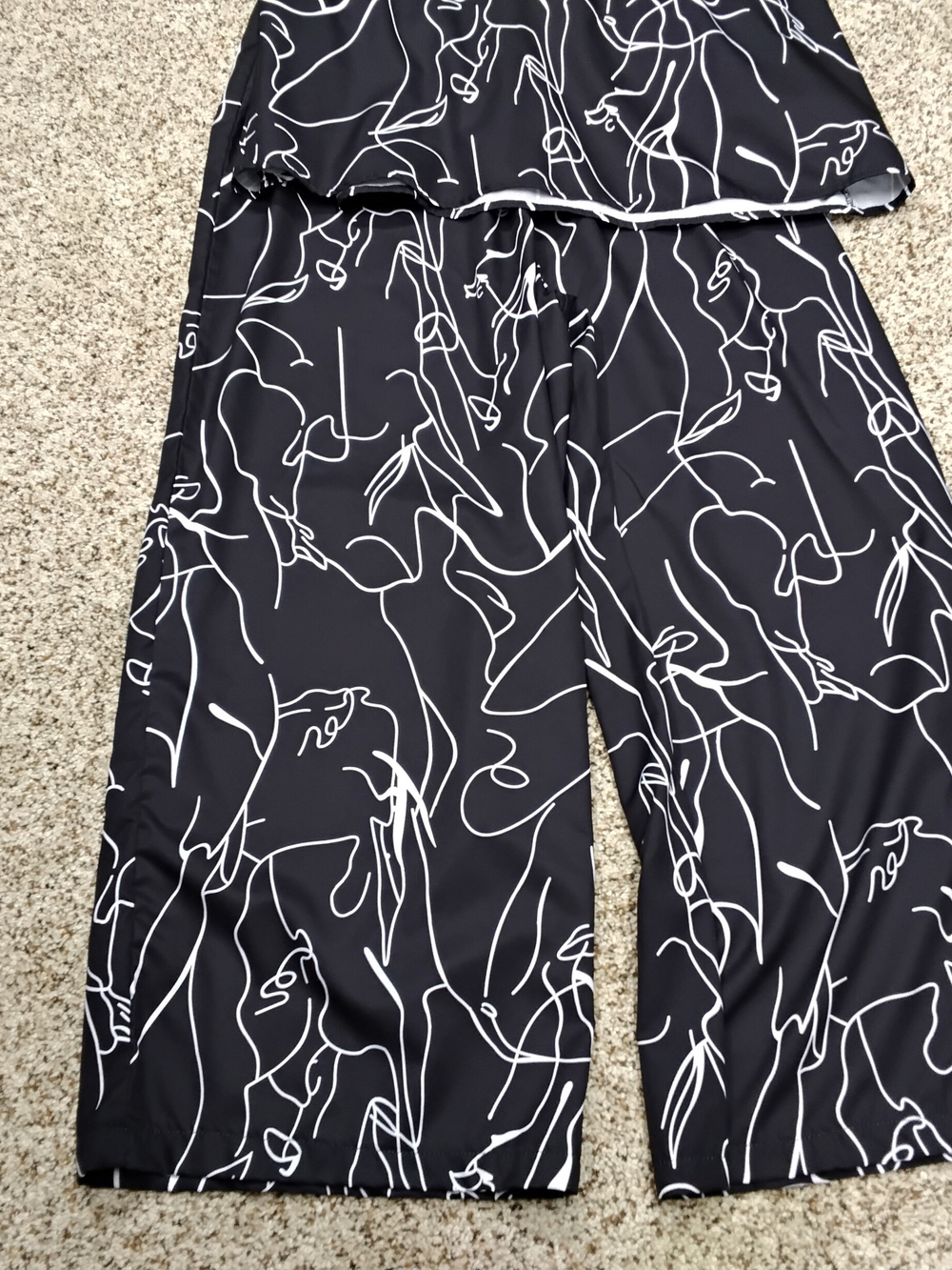 3992 Size L/XL SHEIN Black & White Abstract Line Print Pantsuit - Picture 2 of 4